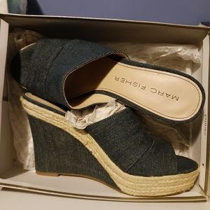 Marc Fisher Navy size 10 shoe